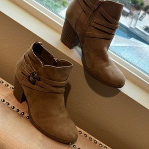 Ankle suede feel look